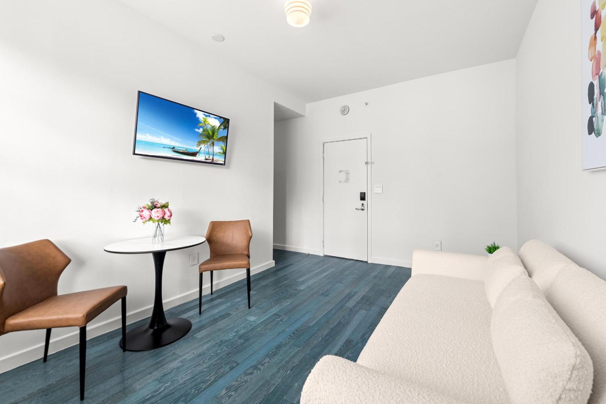 Hotel Global Luxury At The Variety 4*