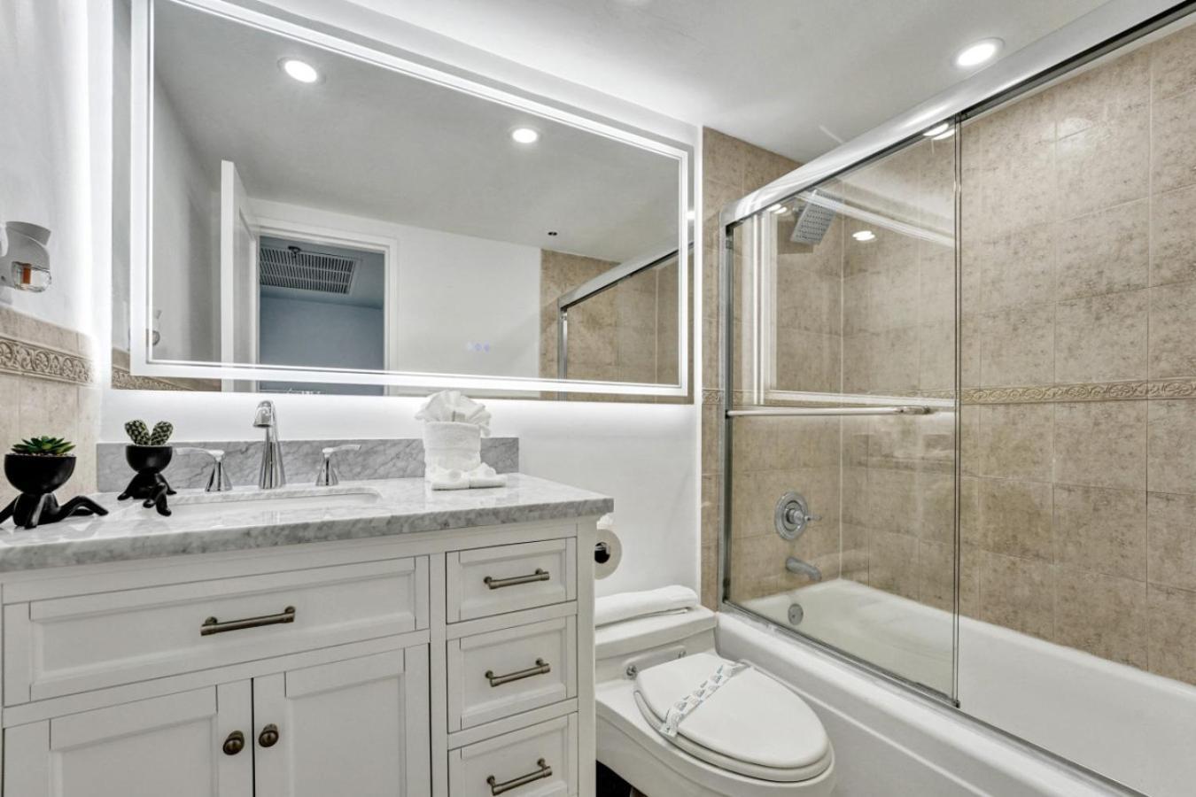 Comfortable 2-bedroom Retreat With Facilities 1108 *