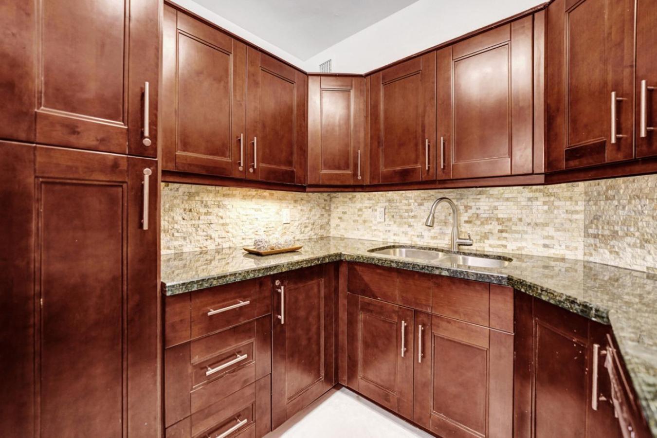 Comfortable 2-bedroom Retreat With Facilities 1108