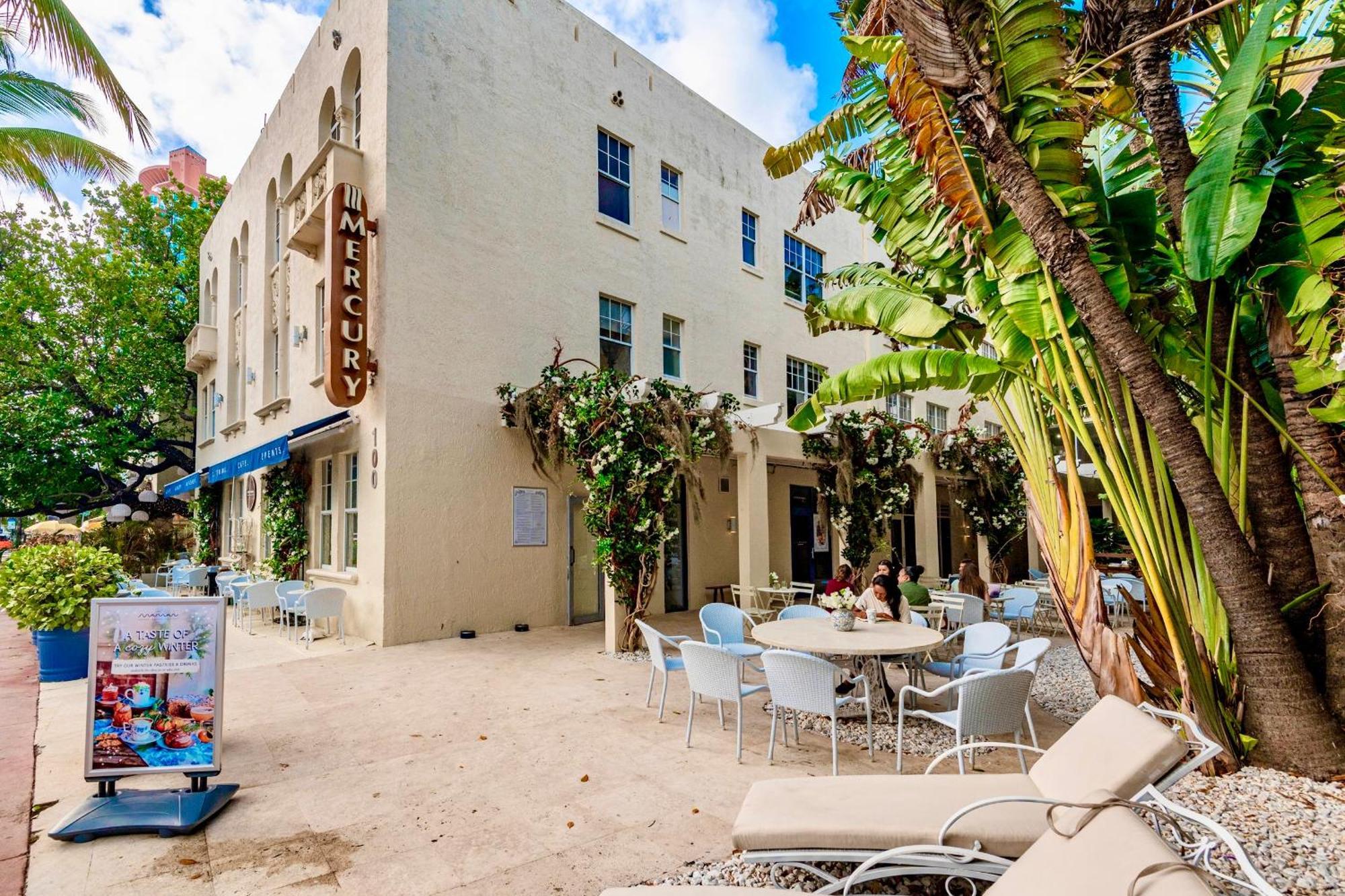 Slice Of Paradise Steps To The Beach- California King Bedroom And Sofa Bed Miami Beach