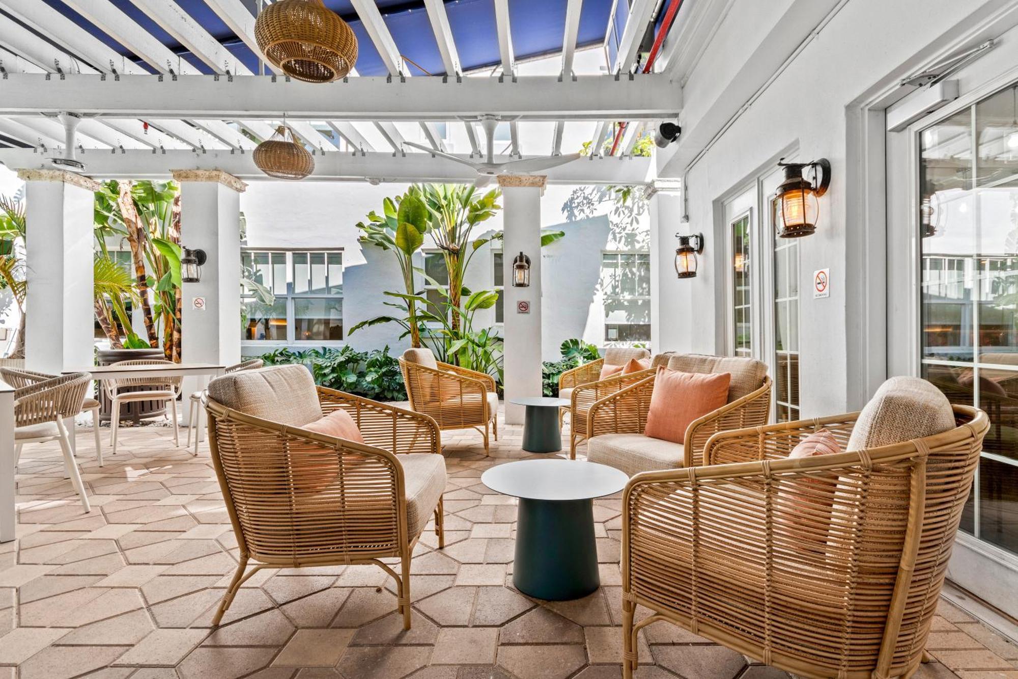 Hotel Aloha Fridays