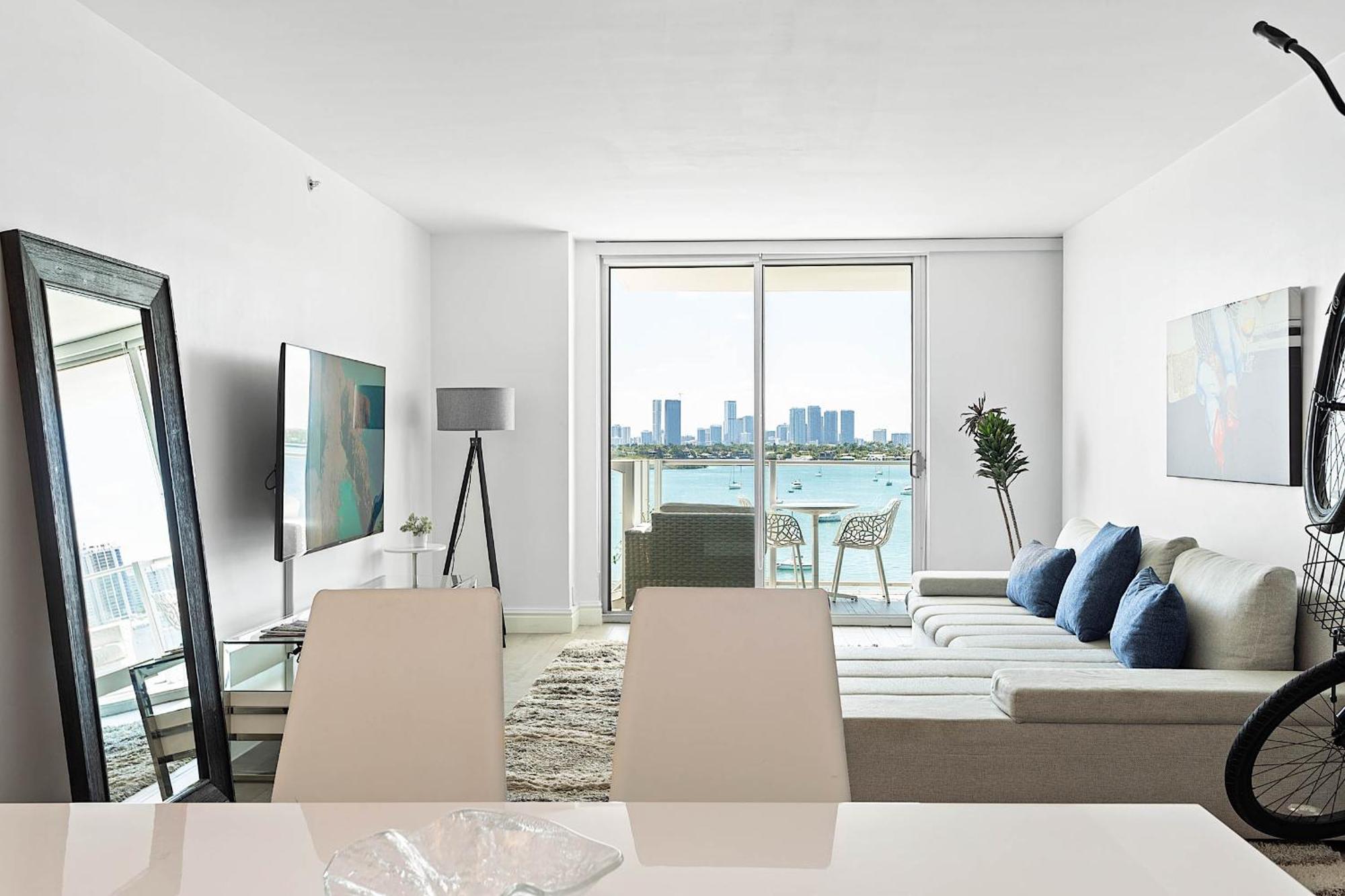 1100 West South Luxe Miami By Joe Semary Apartment