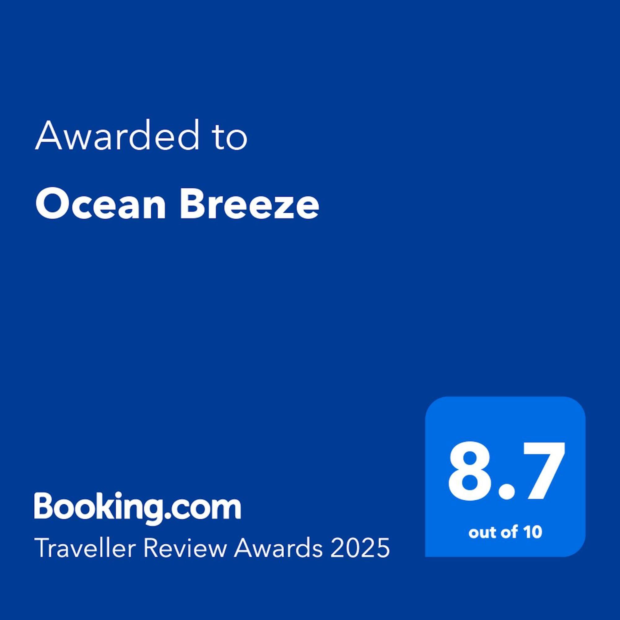 Apartment Ocean Breeze With Parking By The