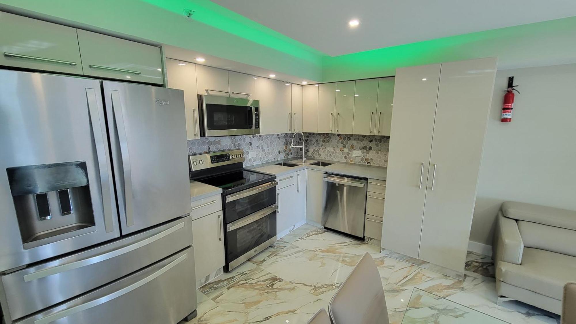 Alexander 521 Miami Beach