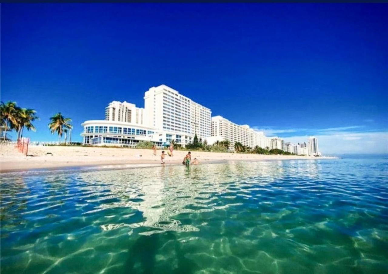 Castle 828 Oceanfront View With Balcony, Pool, Tennis, Access And Free Parking!