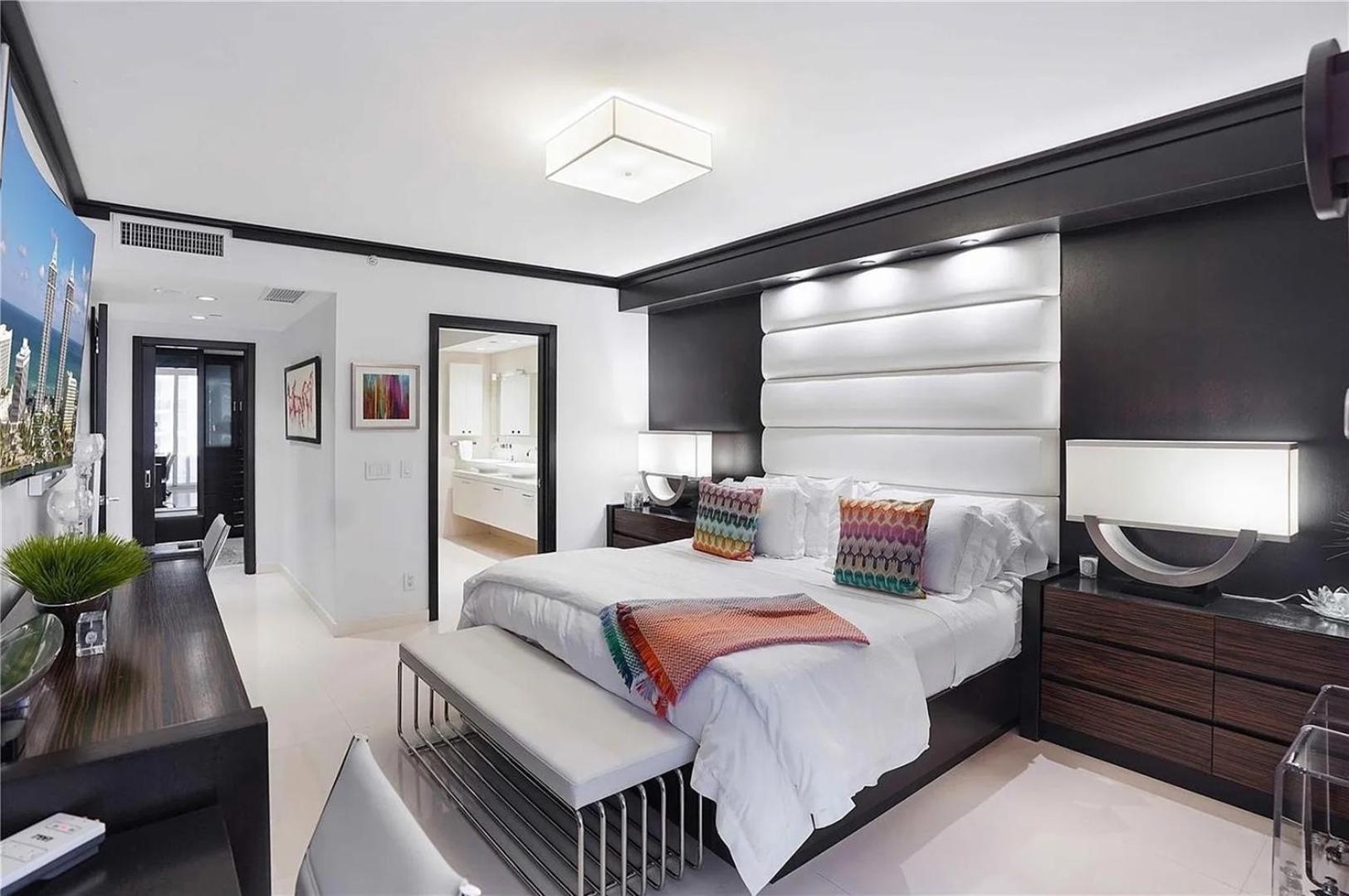 Oceanfront 2-bedroom With Direct Ocean View * Miami Beach