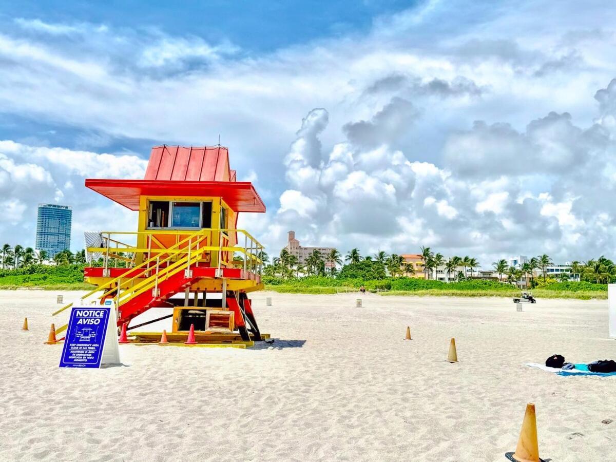 One Block From South Ocean Dr-king Bed Apartment Miami Beach