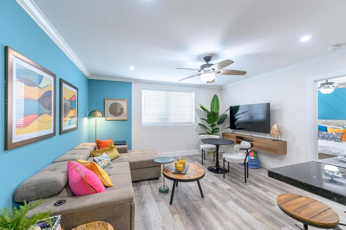 One Block From South Ocean Dr-king Bed Apartment *