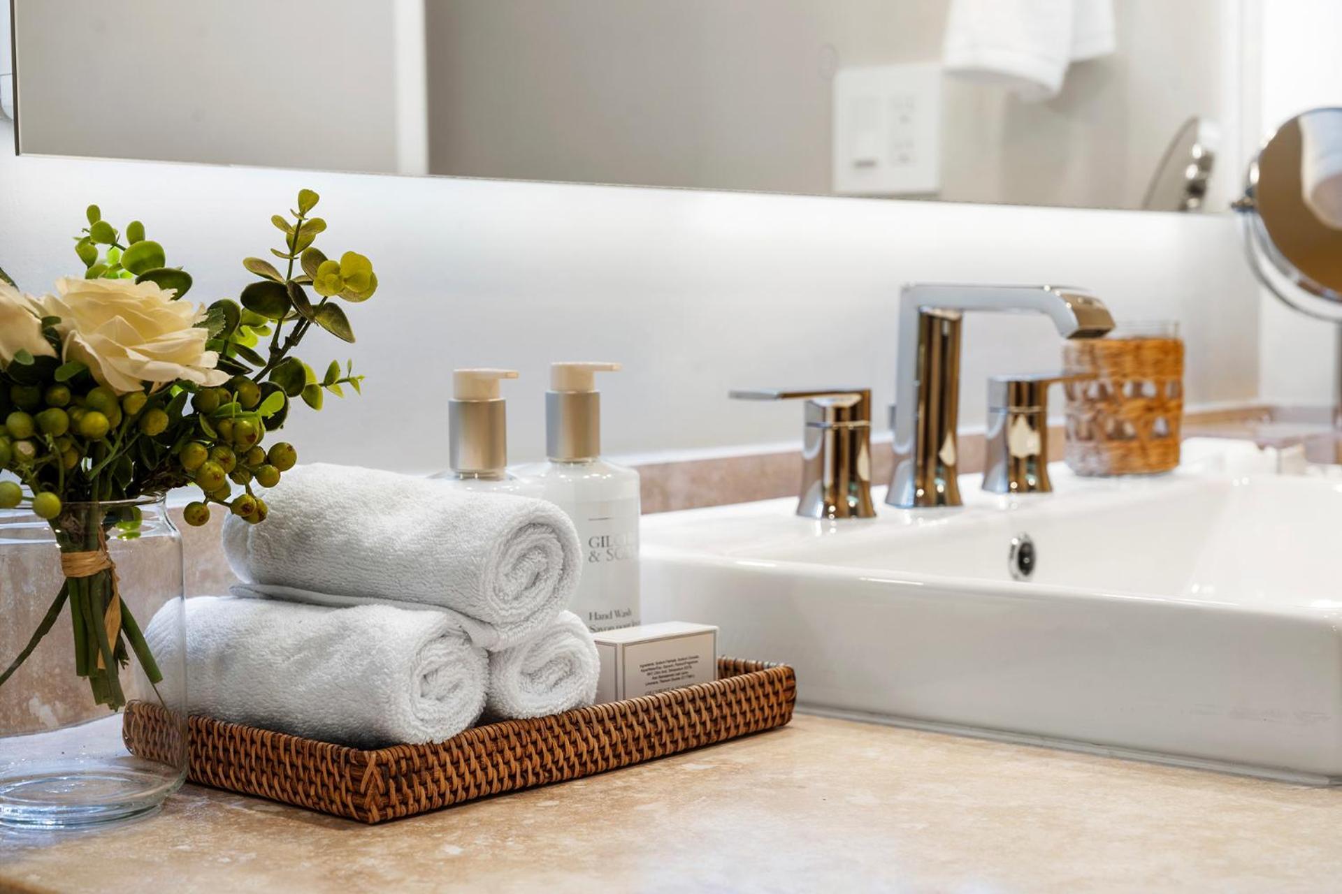 Apartment 2 Bedroom Private At Roney Palace -11289