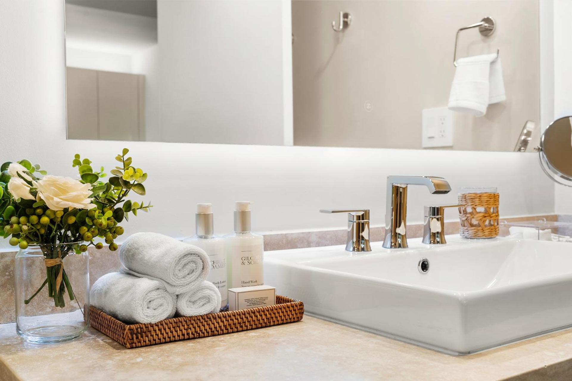 2 Bedroom Private At Roney Palace -11289 Apartment