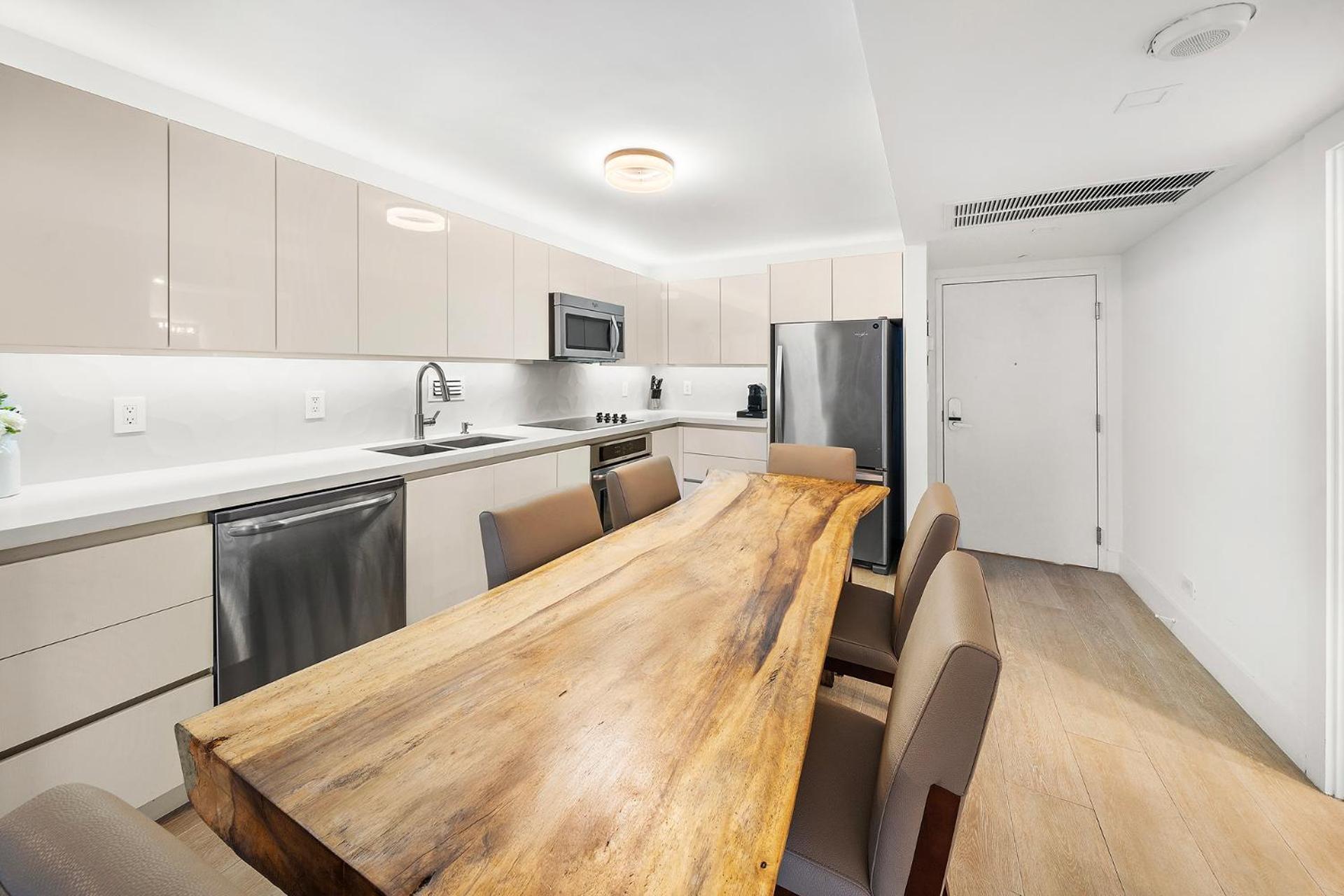 2 Bedroom Private At Roney Palace -11289 * Miami Beach