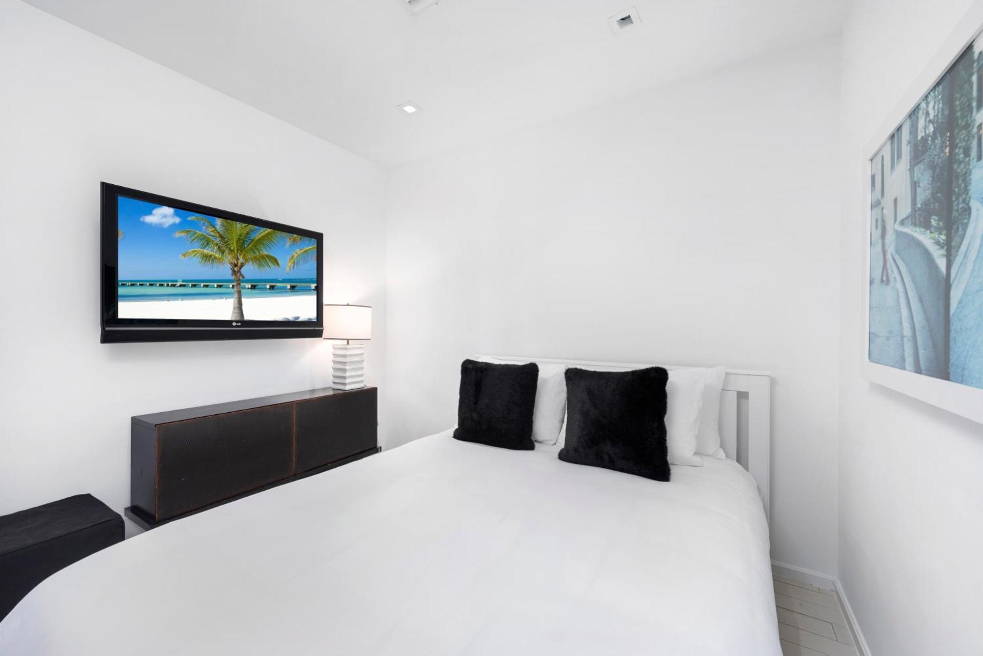 Oceanfront Private At W South - 828 Aparthotel Miami Beach