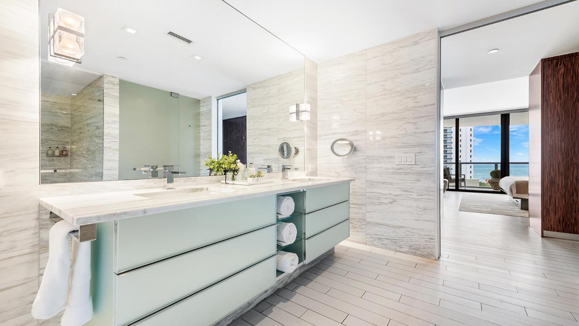 Private At South - 811 Apartment *