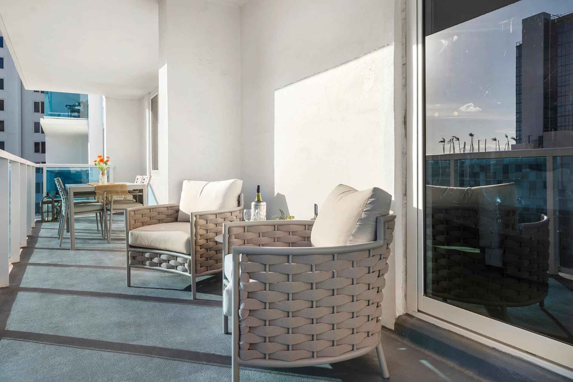 2 Bedroom Private At Roney Palace -6072b Apartment