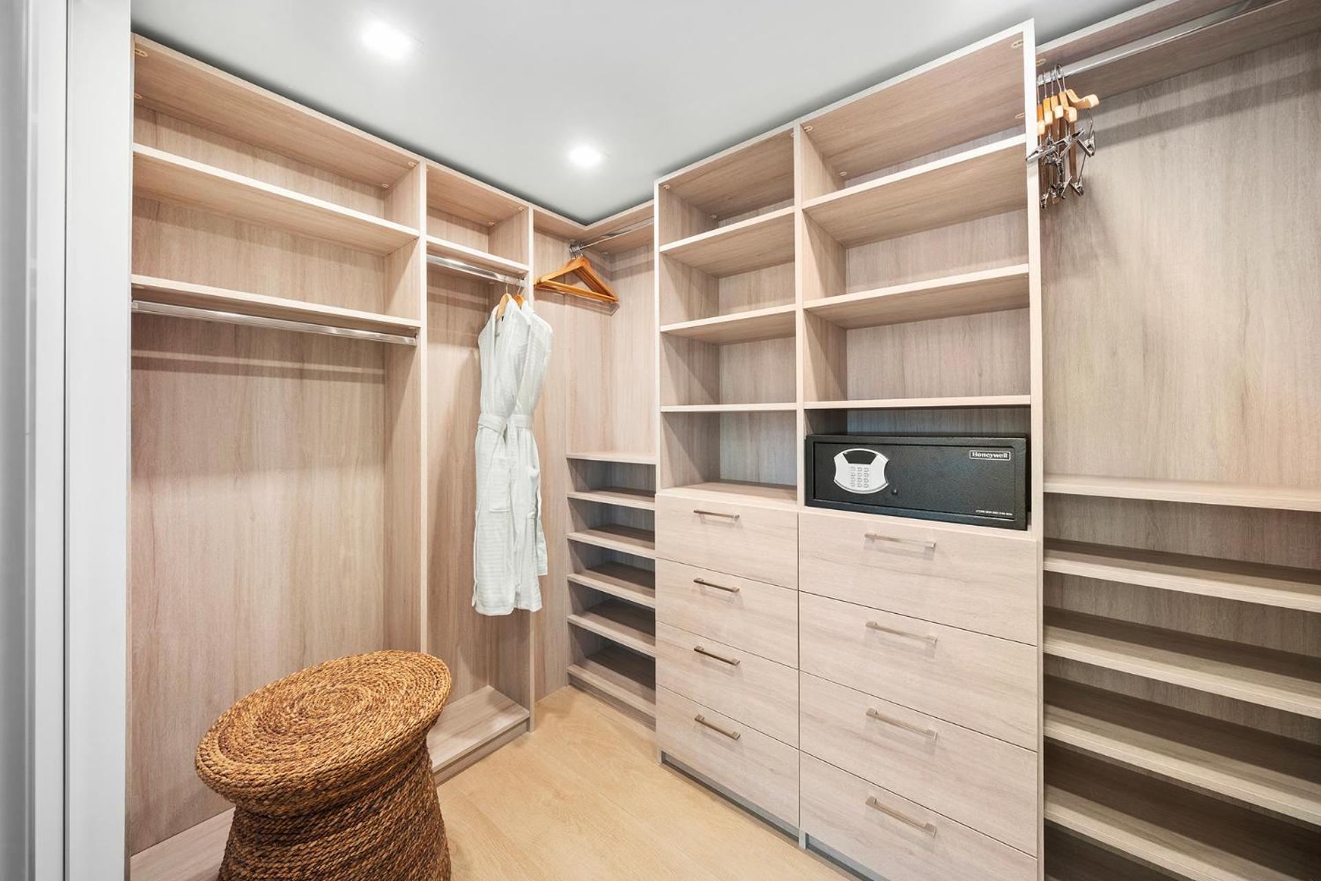 Apartment 2 Bedroom Private At Roney Palace -6072b