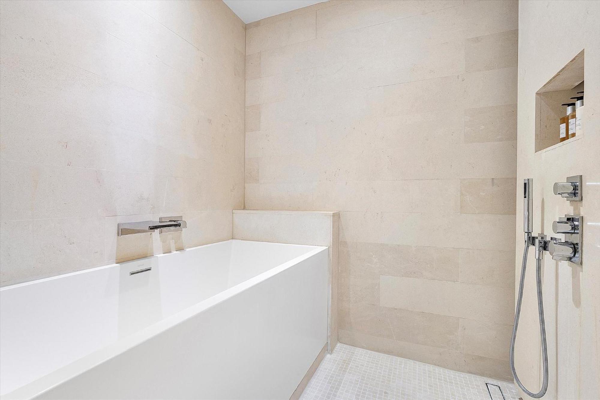 Ultra Luxe Direct Ocean Penthouse At 1 *