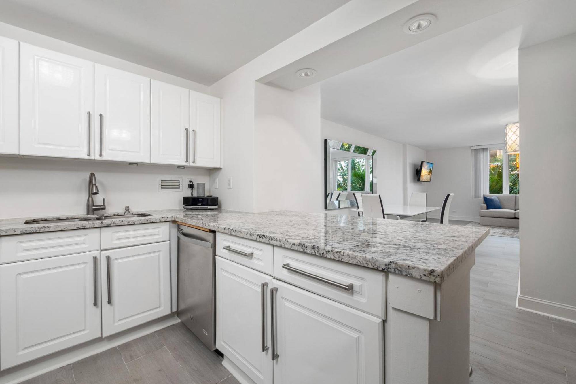 1 Bedroom Private At Roney Palace -328 Apartment Miami Beach