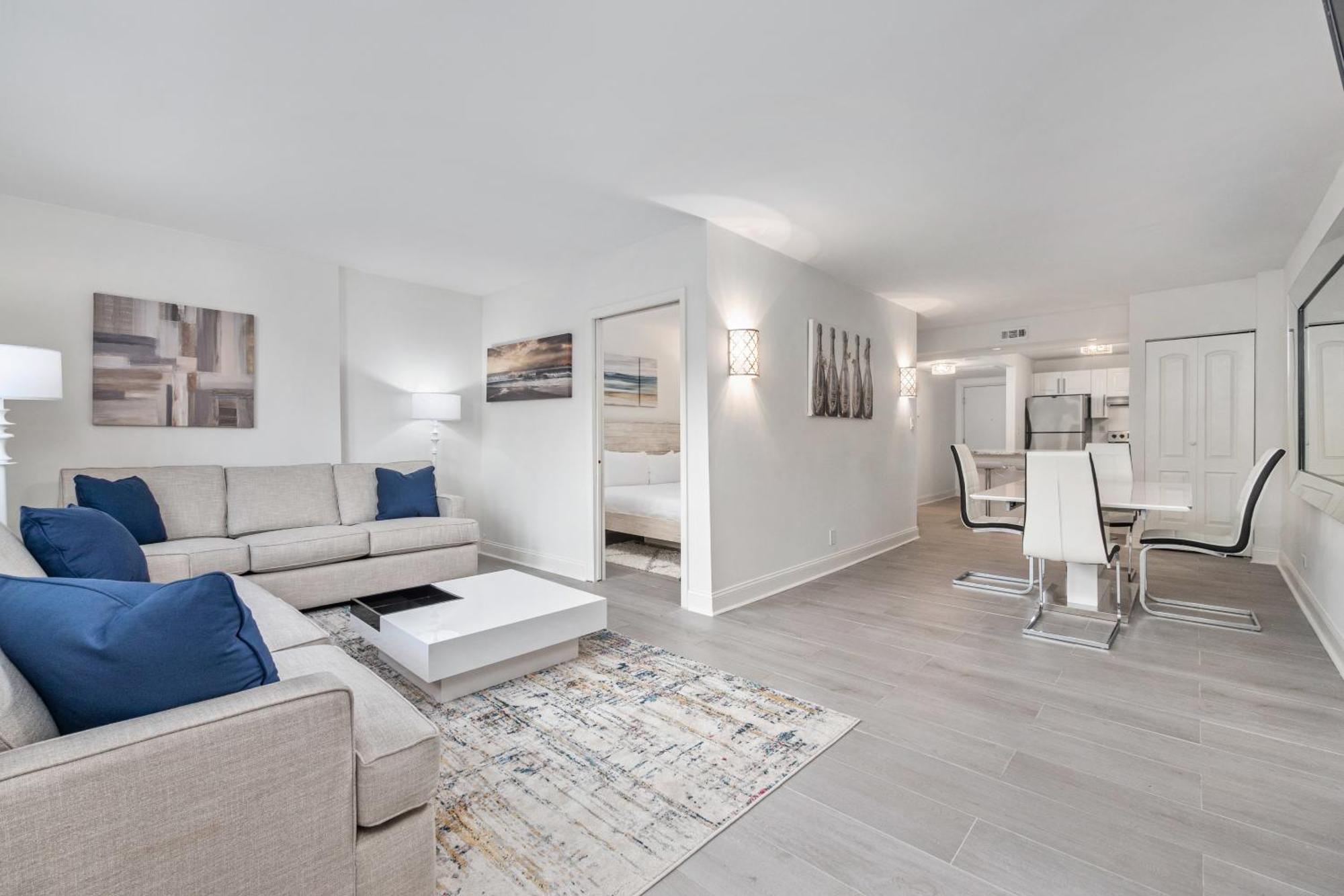 1 Bedroom Private At Roney Palace -328 Apartment