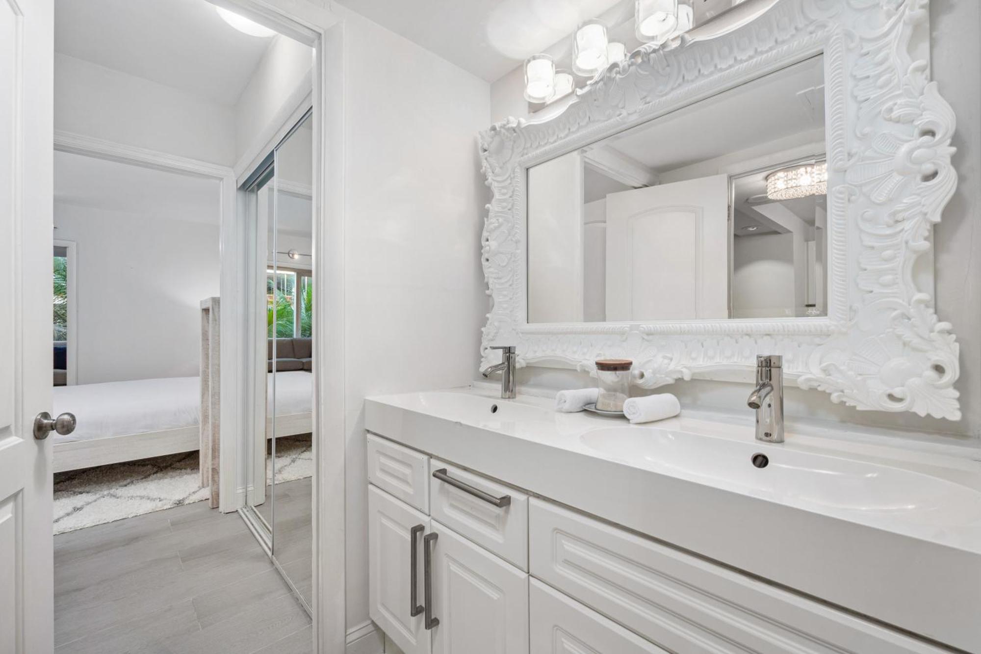 1 Bedroom Private At Roney Palace -328 Apartment *