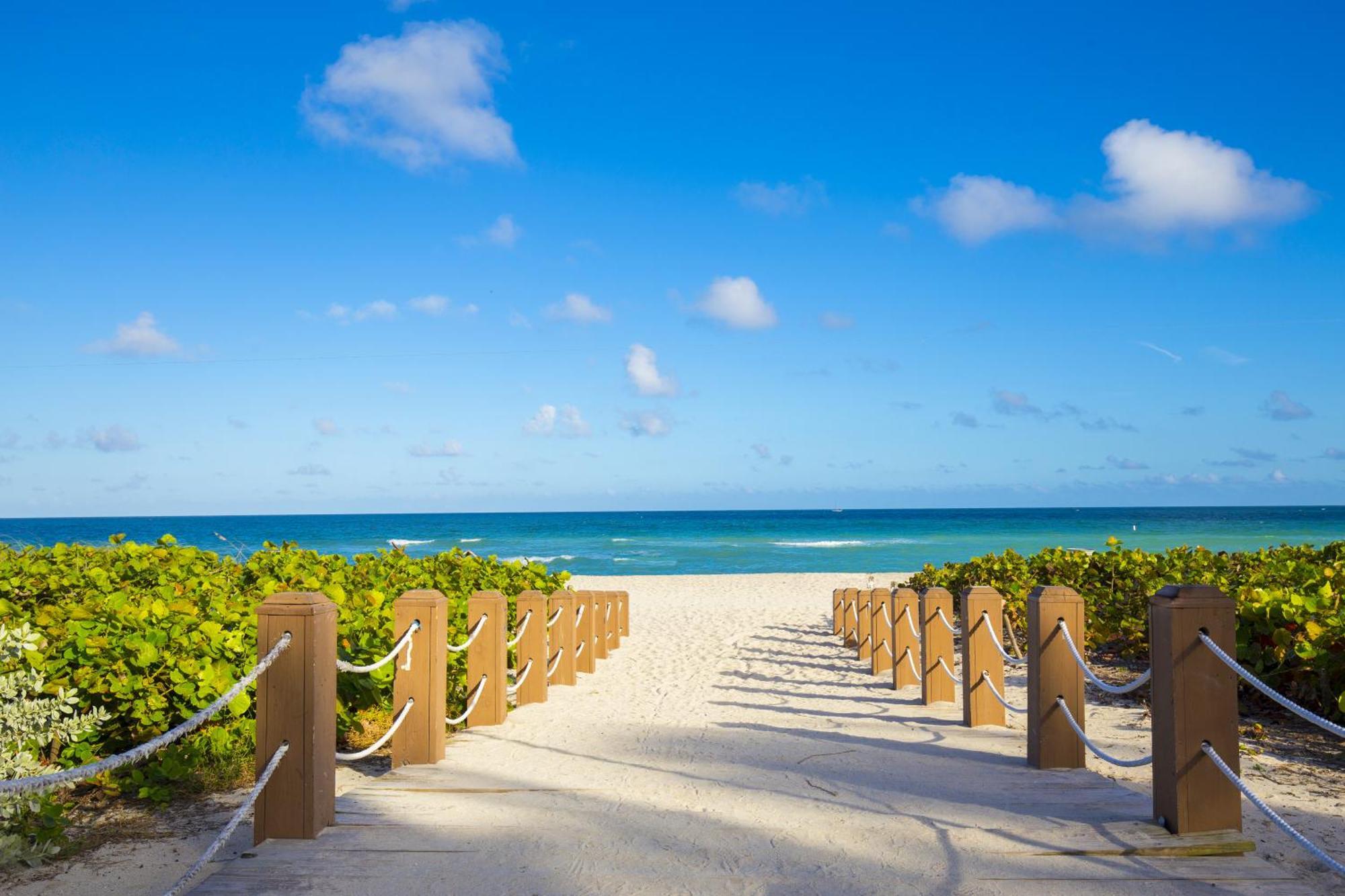 Apartment 1 Bedroom Private At Roney Palace -328 Miami Beach