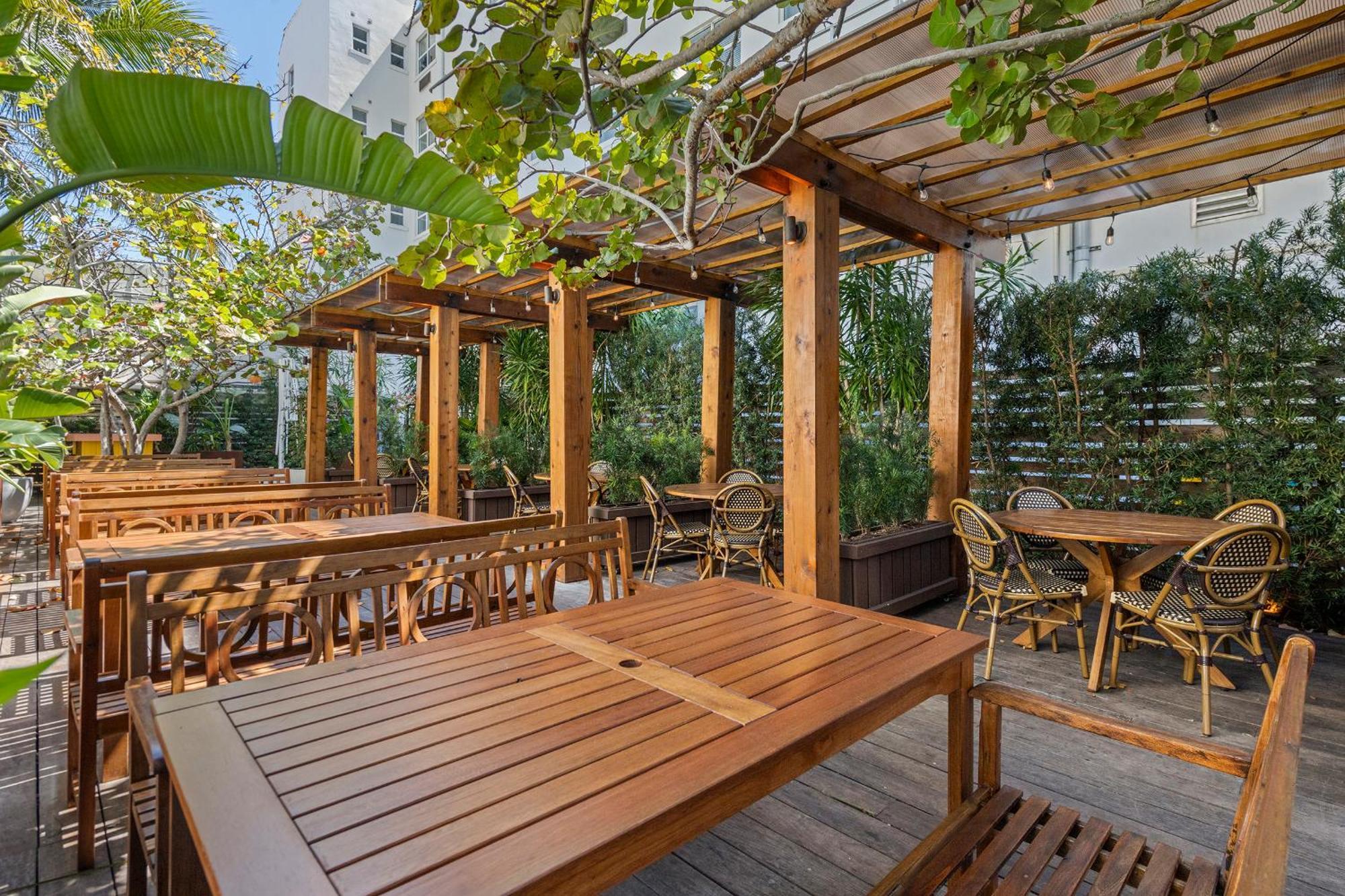 Hotel Global Luxury At The Variety 4*