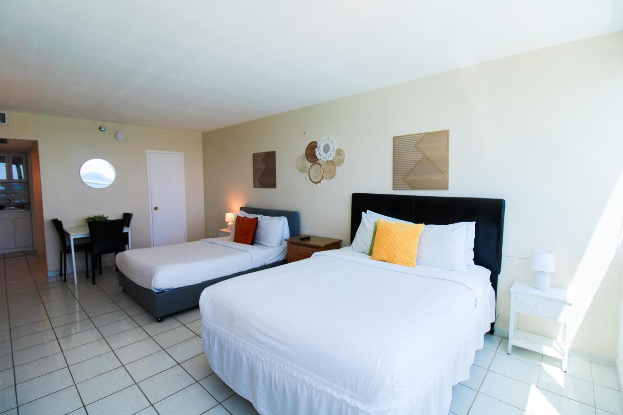 Castle 1733 Ocean View With Direct Access, Pool, Tennis & Free Parking Holiday home Miami Beach