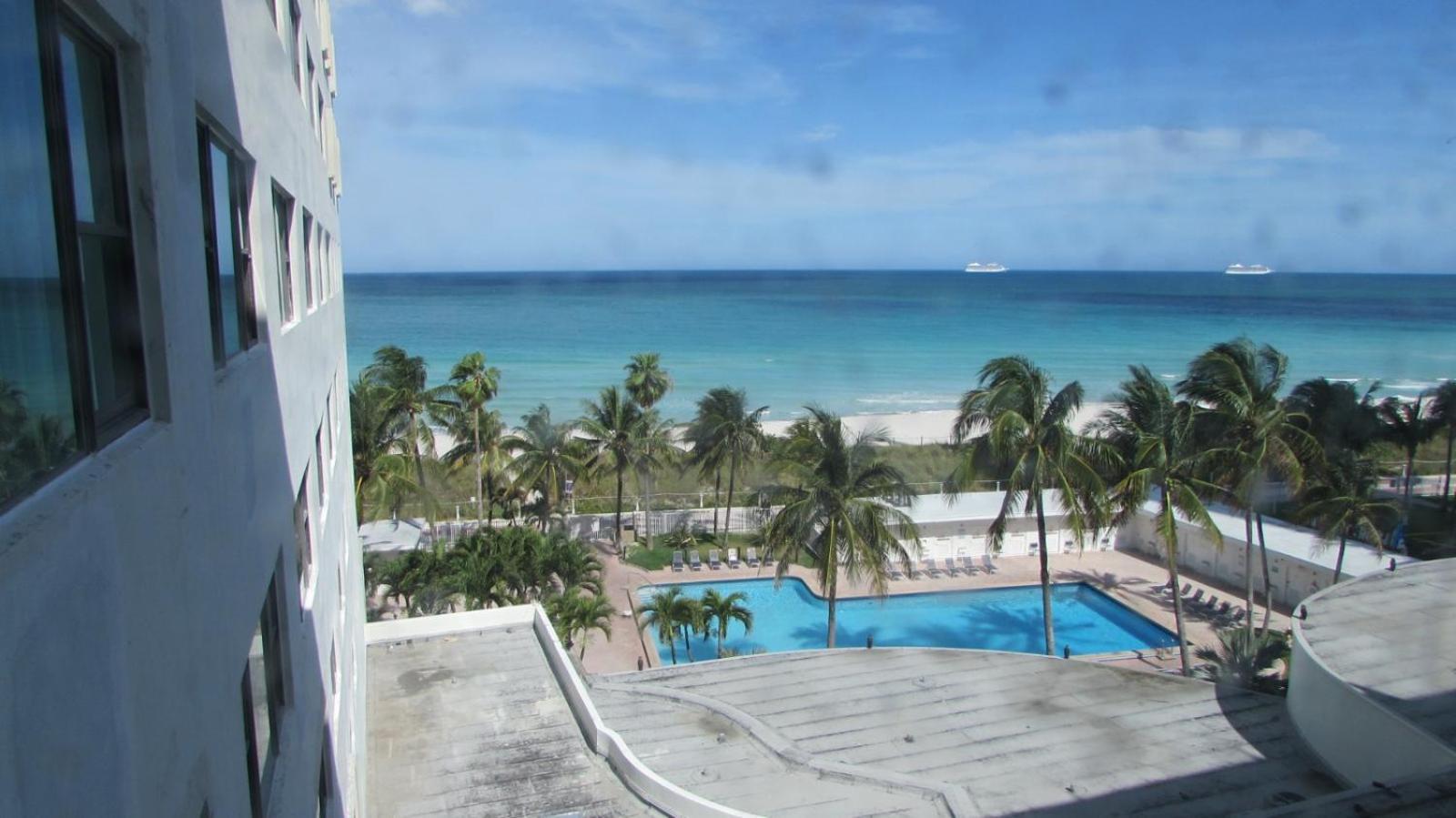 Ocean Front Casablanca With Full Kitchens & Access By Bl