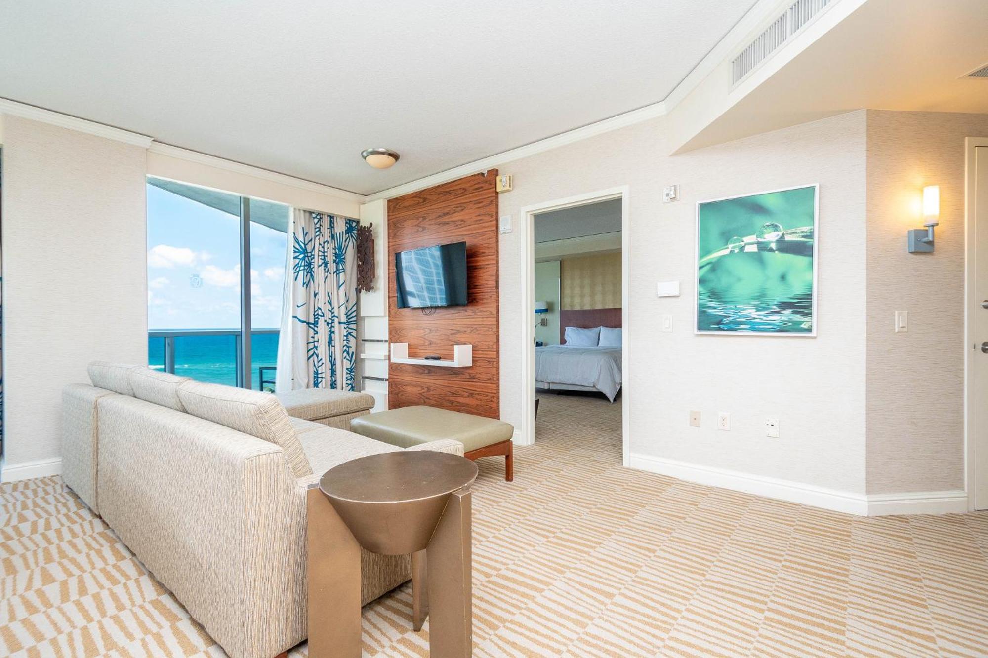 Apartment Luxury Trump International Ocean View 1600sf 2 Bd *