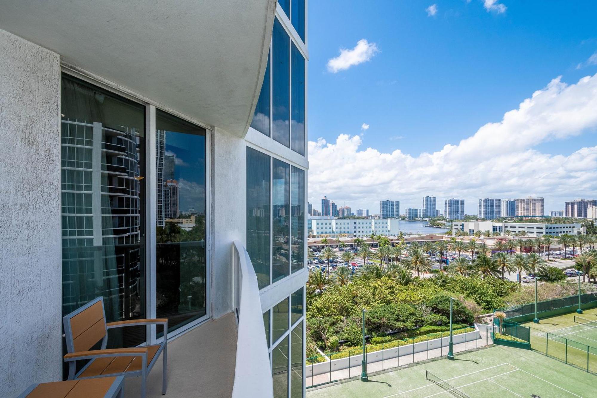 Luxury Trump International Ocean View 1600sf 2 Bd Apartment