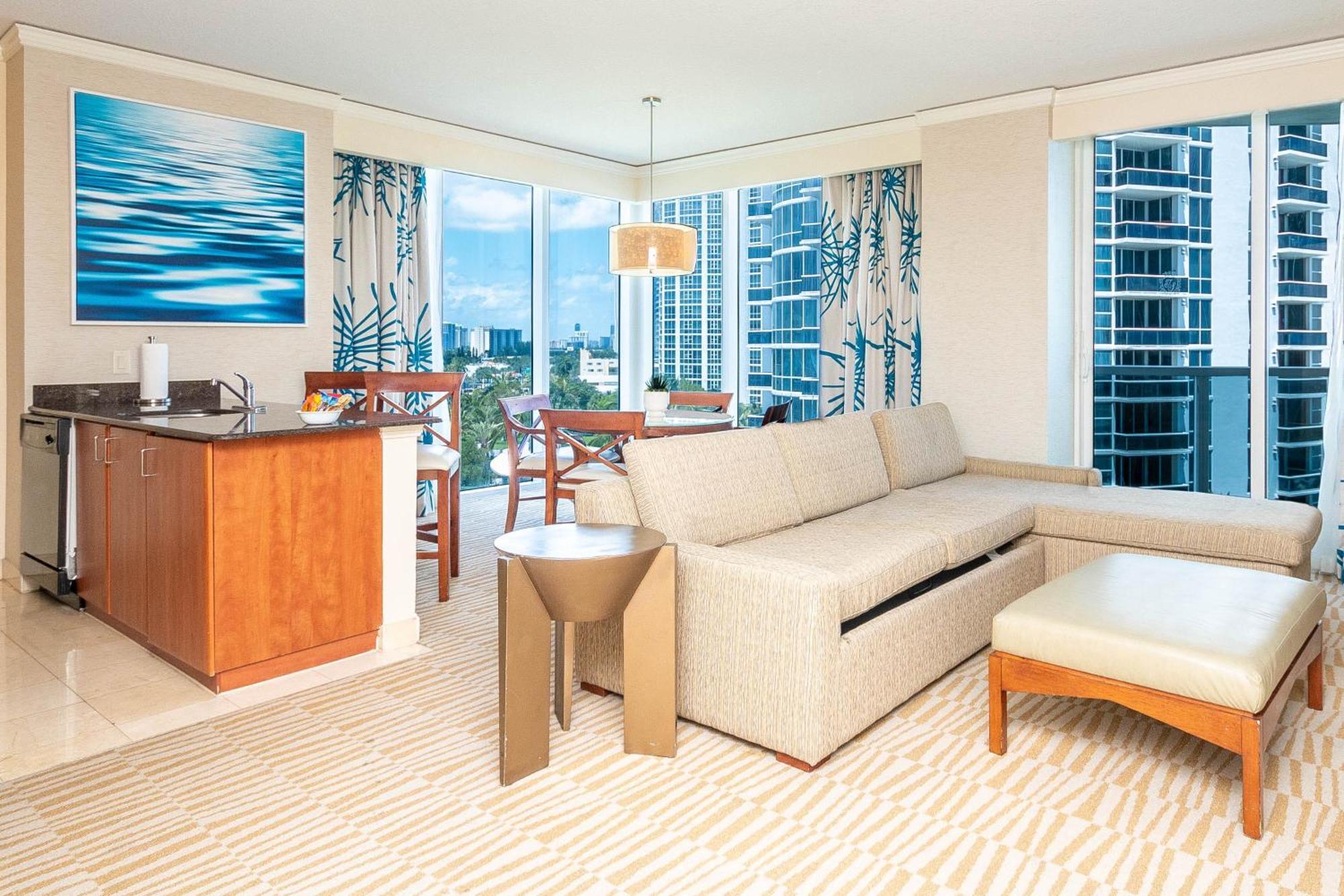 Luxury Trump International Ocean View 1600sf 2 Bd * Miami Beach