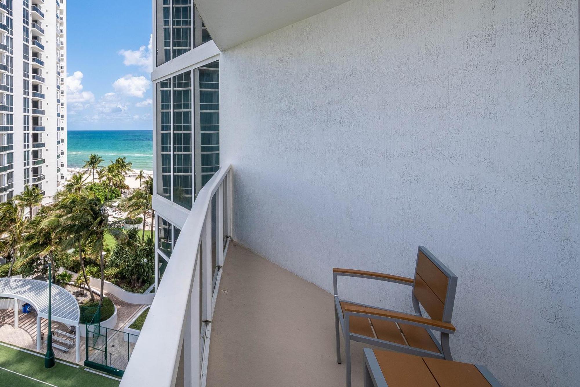 Apartment Luxury Trump International Ocean View 1600sf 2 Bd *