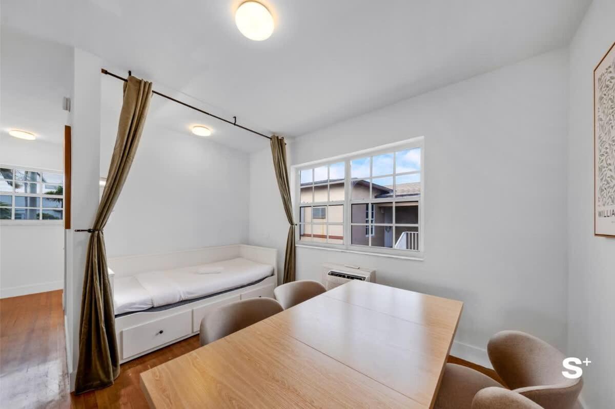 Apartment Spacious 1 Bd By The *
