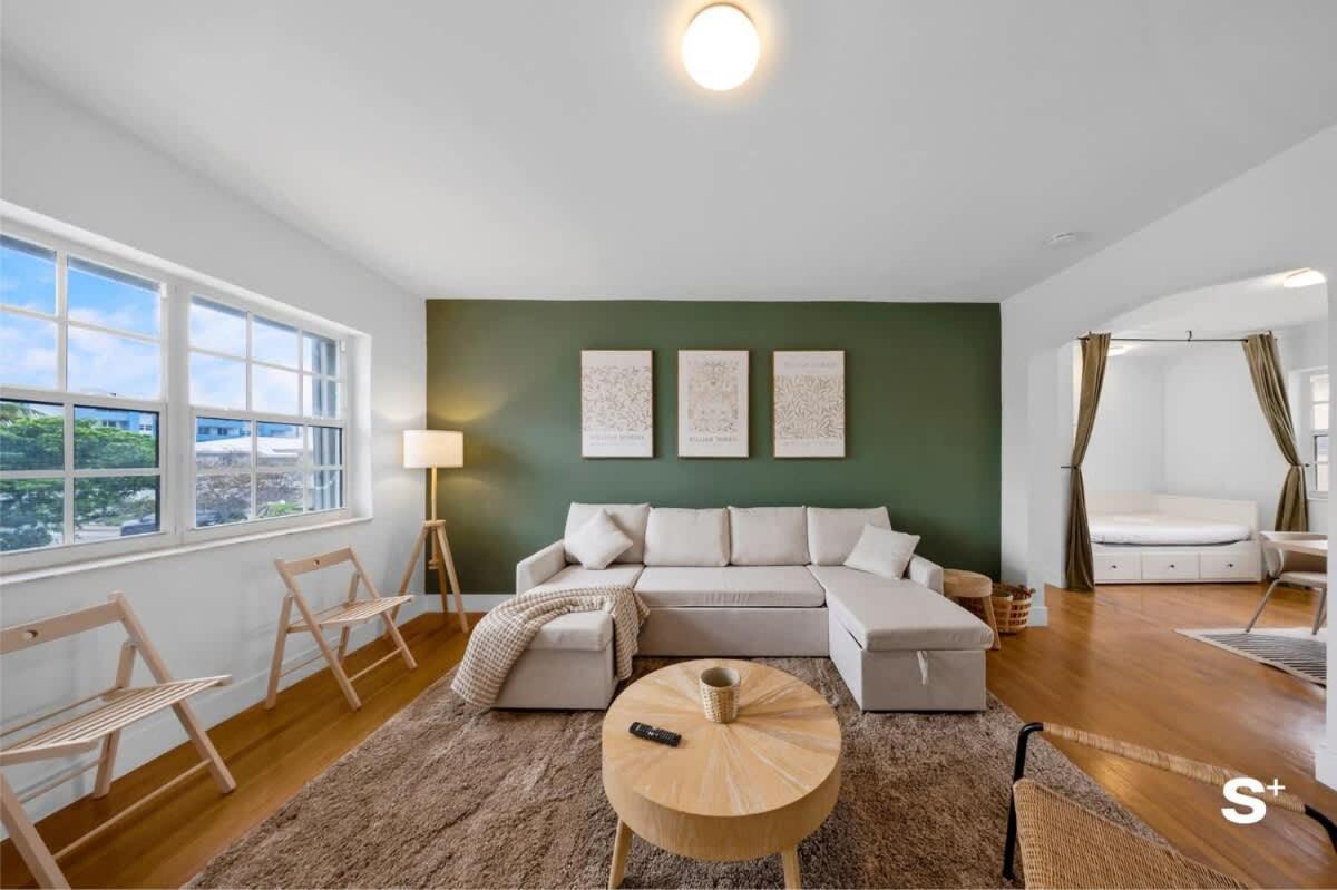 Spacious 1 Bd By The *