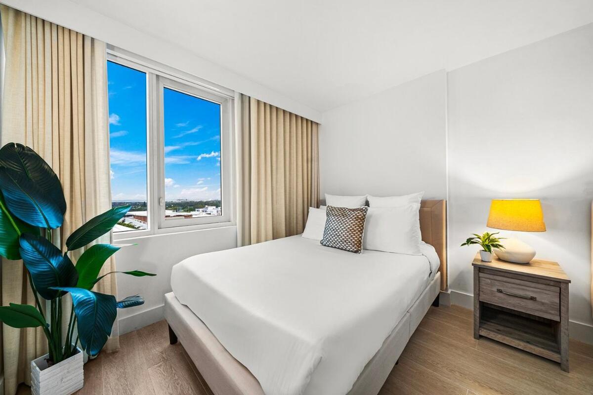 Apartment At Roney Miami Beach