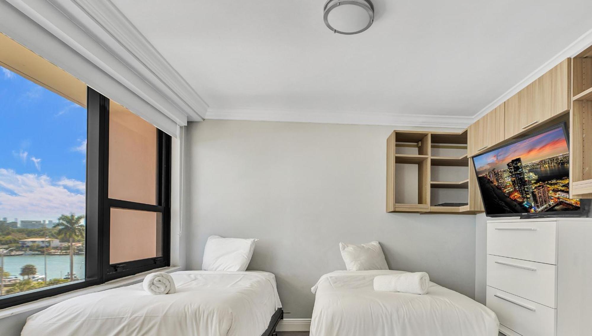 Apartment Beautiful Ocean View With Amenities, Pools, Sauna And Gym 711