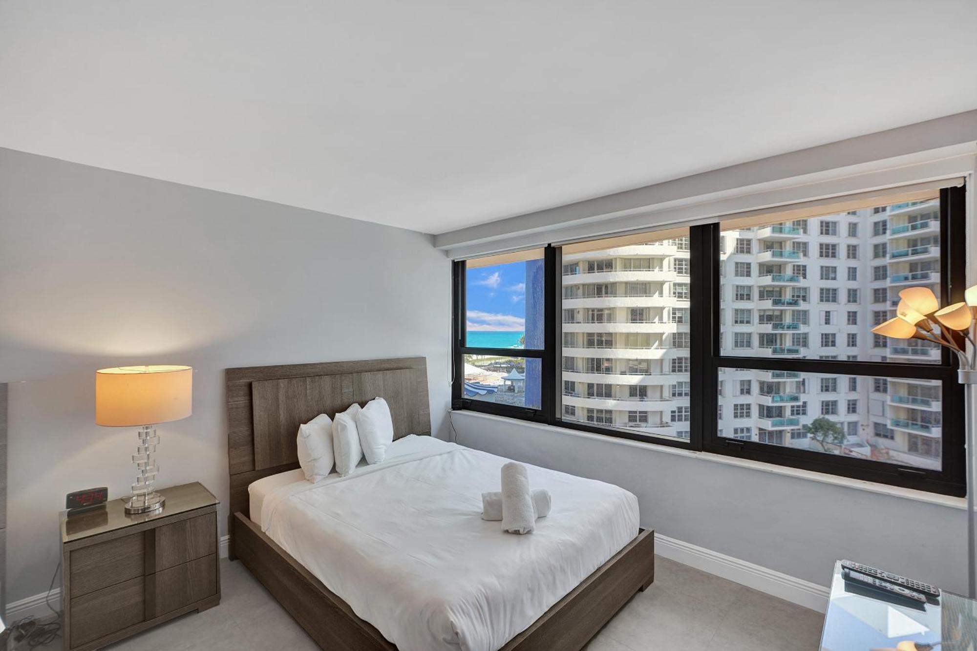 Apartment Beautiful Ocean View With Amenities, Pools, Sauna And Gym 711 Miami Beach