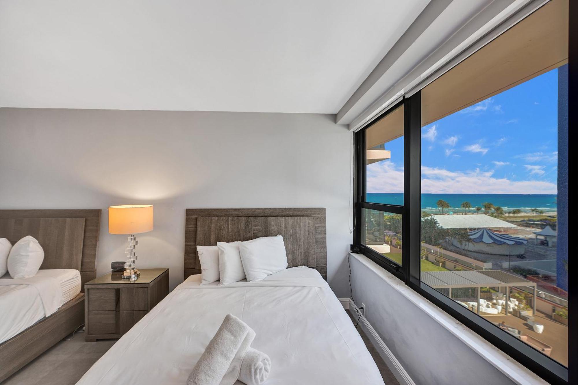 Apartment Beautiful Ocean View With Amenities, Pools, Sauna And Gym 711