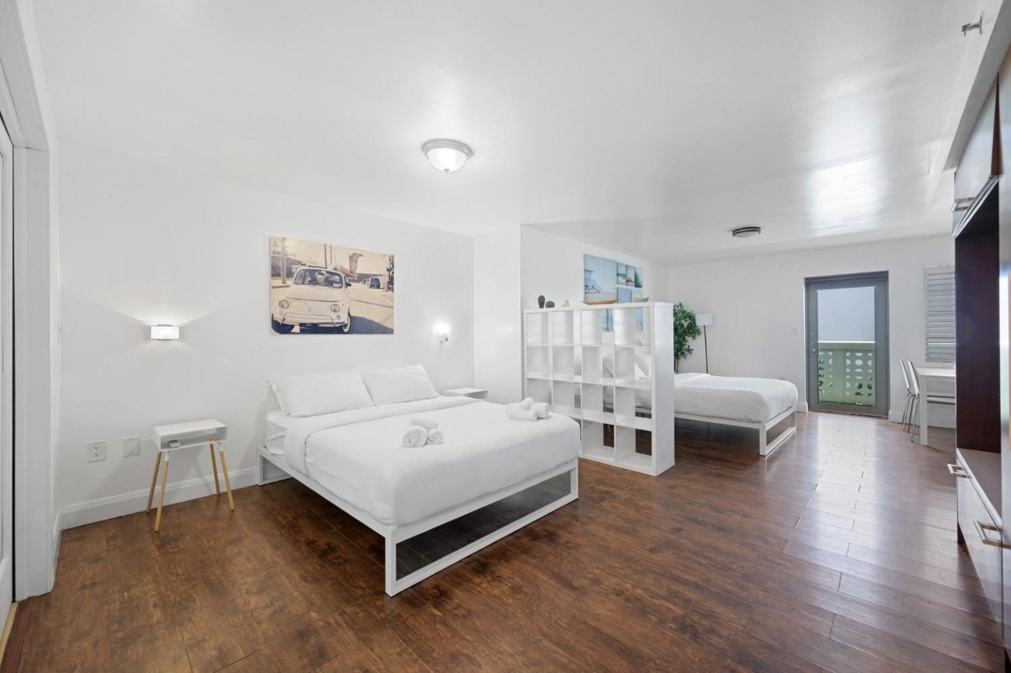 With Rooftop-pool And Bar On Ocean Dr Apartment Miami Beach
