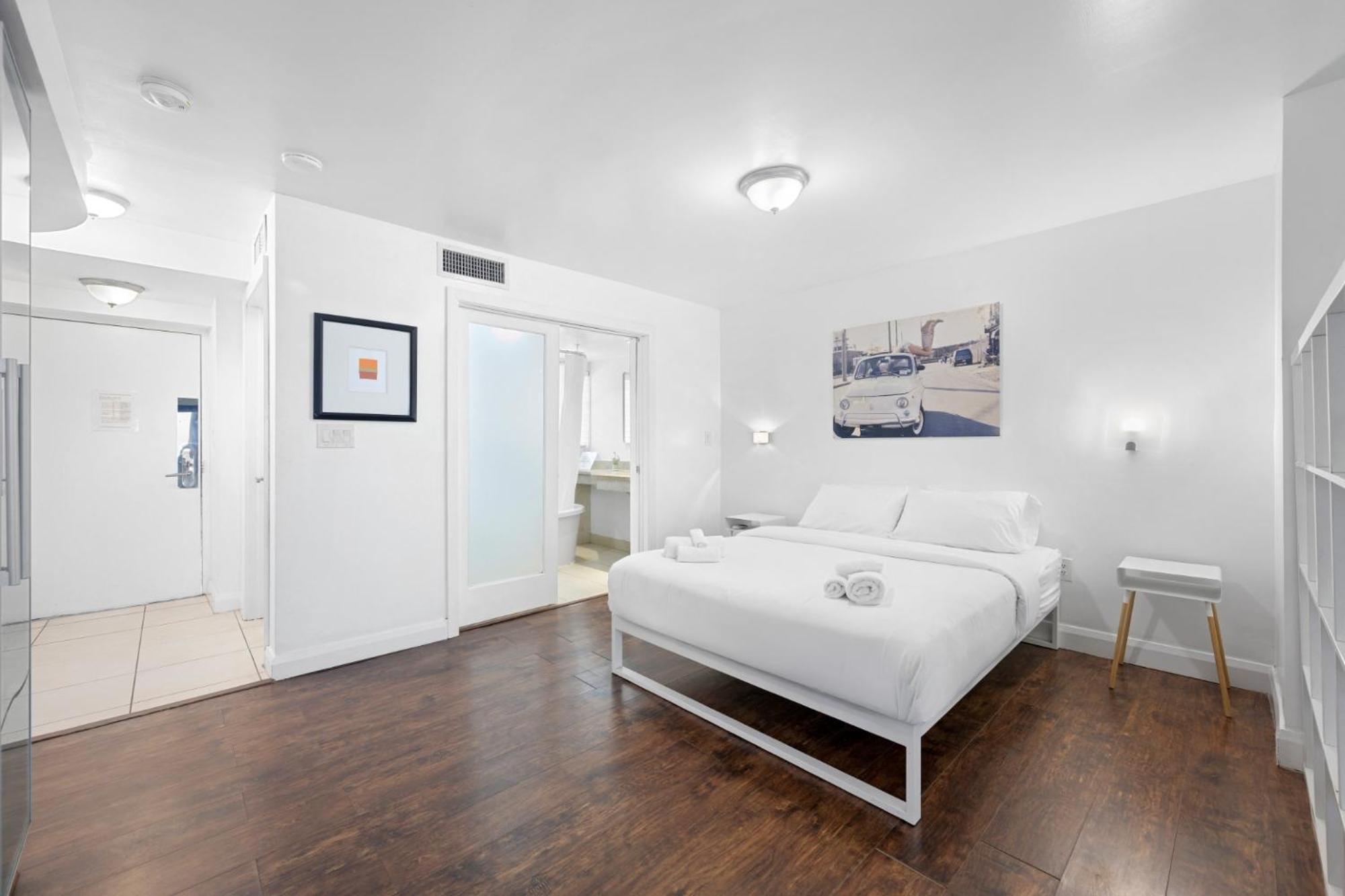 With Rooftop-pool And Bar On Ocean Dr Apartment *