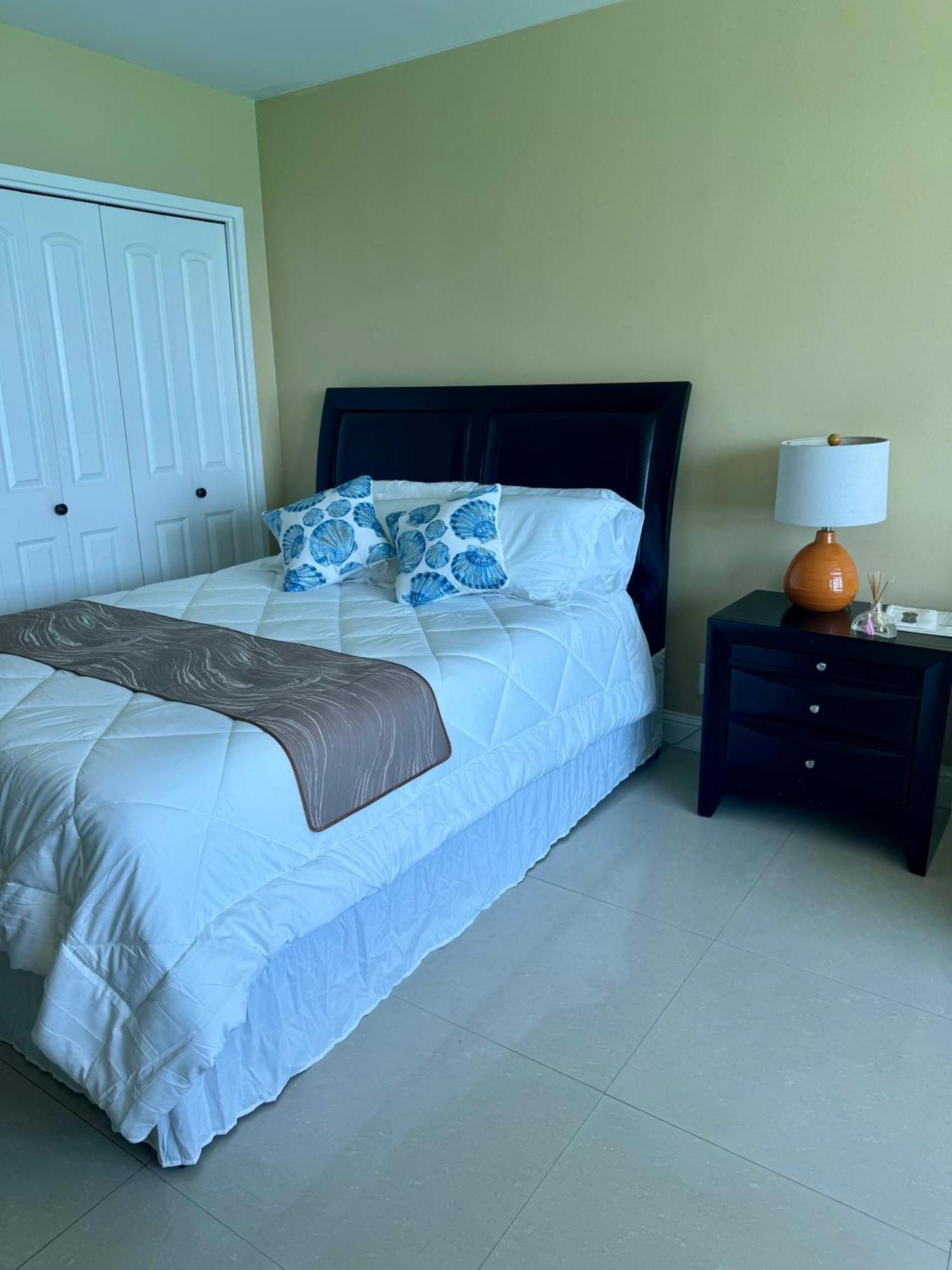 Castle Studio,tennis Court And Swimming Pool With Access Aparthotel