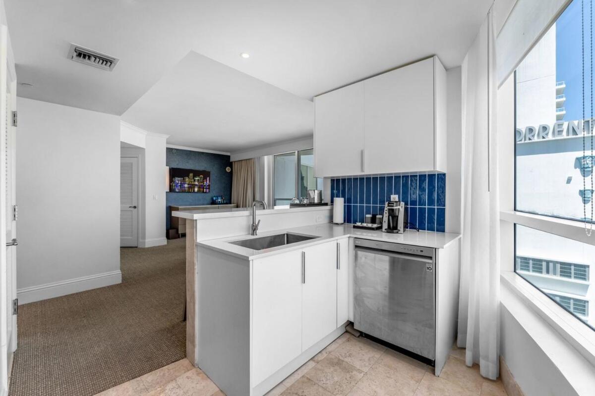 Fontainebleau - Street & Partial Ocean View Apartment *