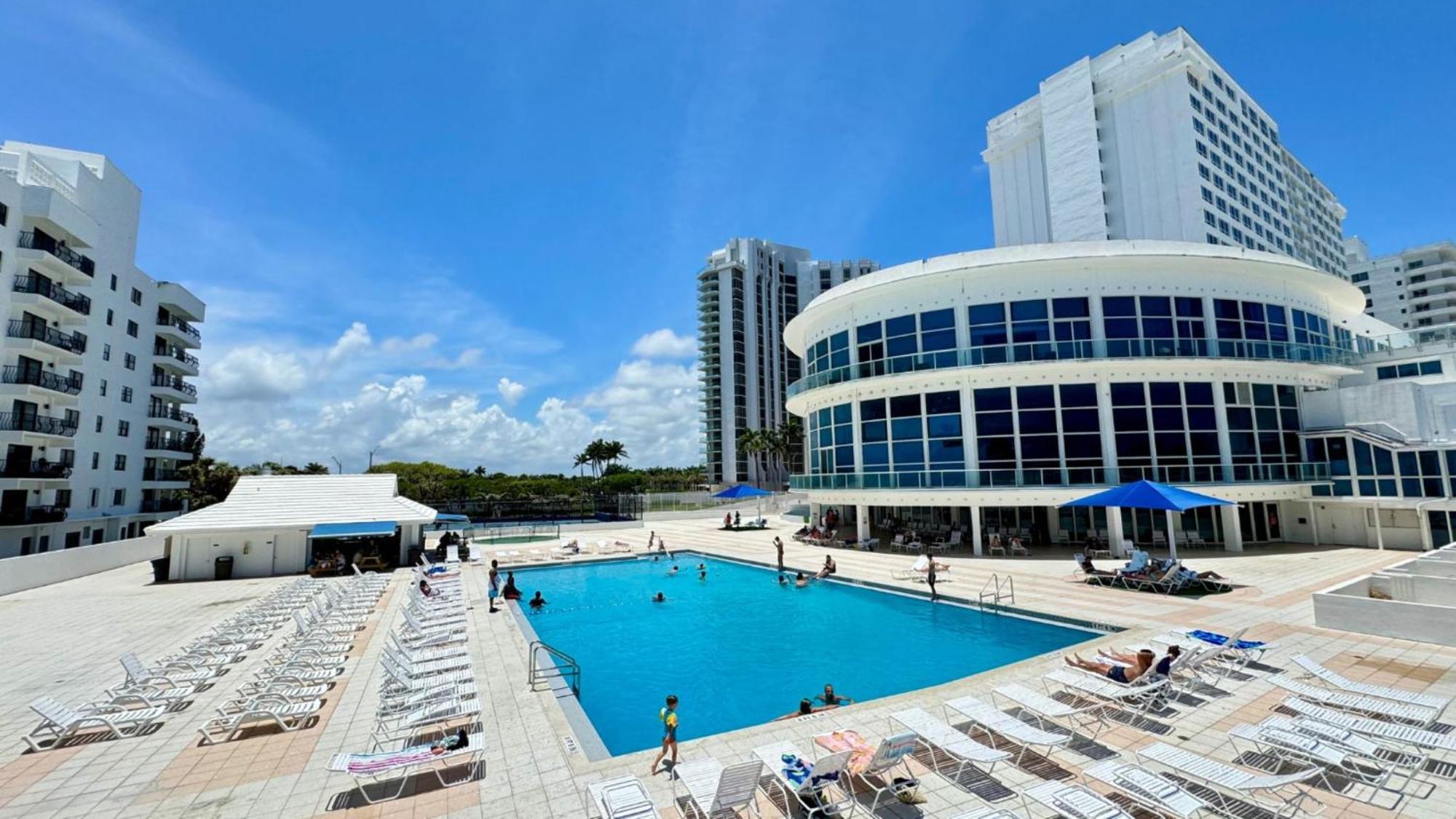 Seastays-beachfront Apartment *