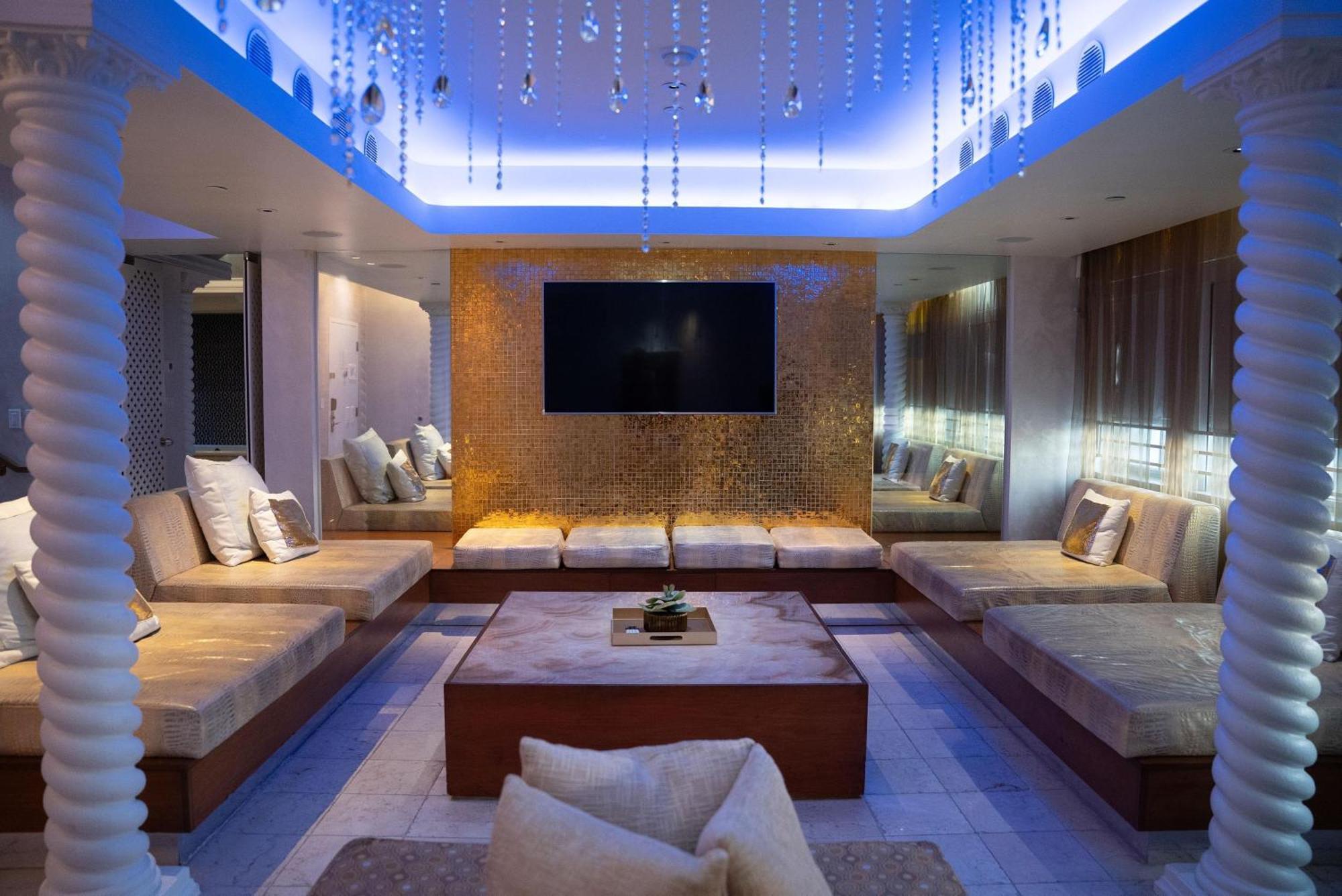 Dream South Beach, By Hyatt Miami Beach