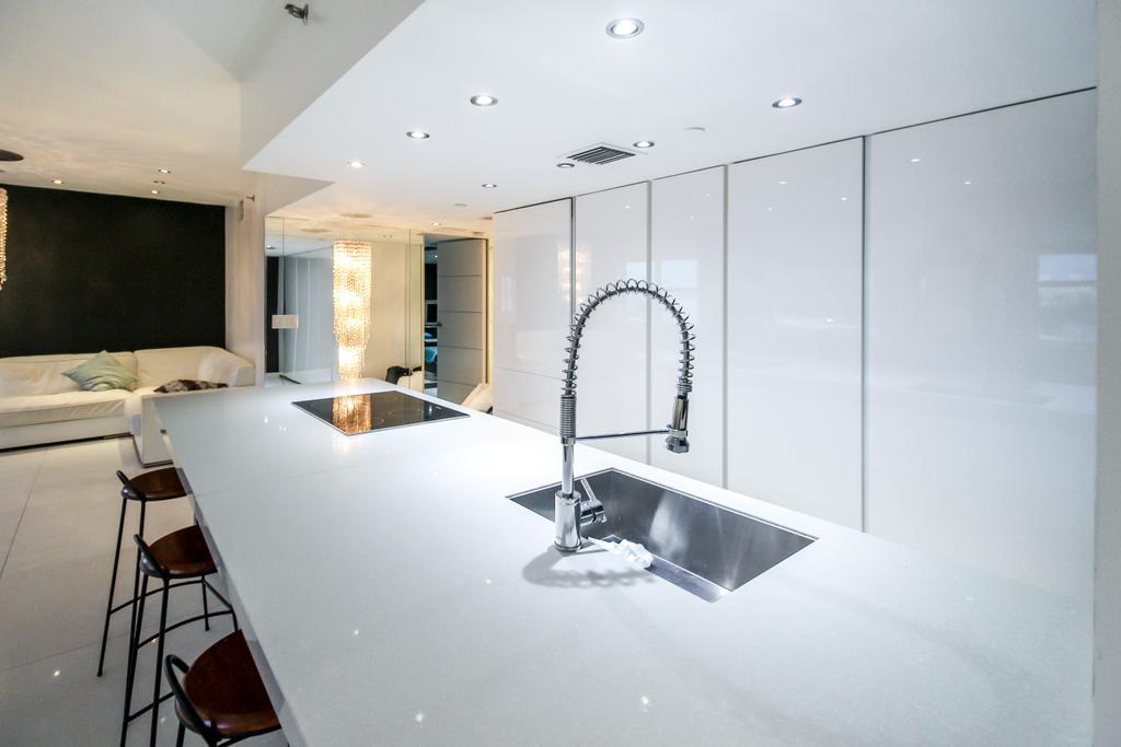 Casa Grande On Ocean Drive Apartment Miami Beach