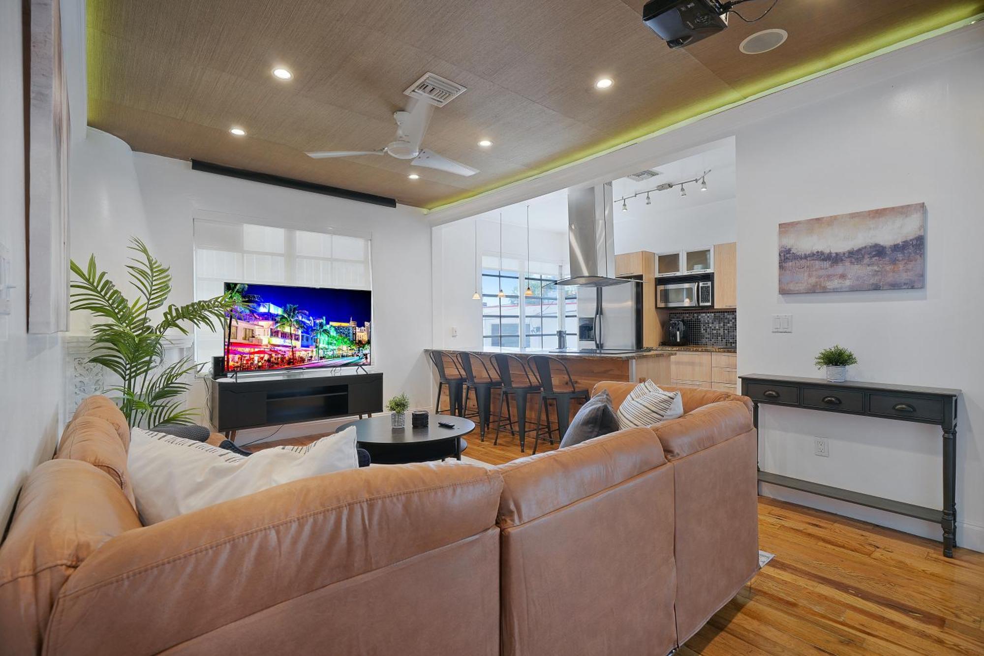 Big Beautiful South Loft - 2mins From Ocean - Sleeps 8 Miami Beach