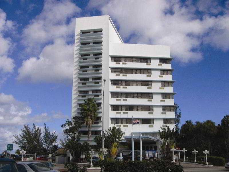 Hotel Howard Johnson Plaza North 3*