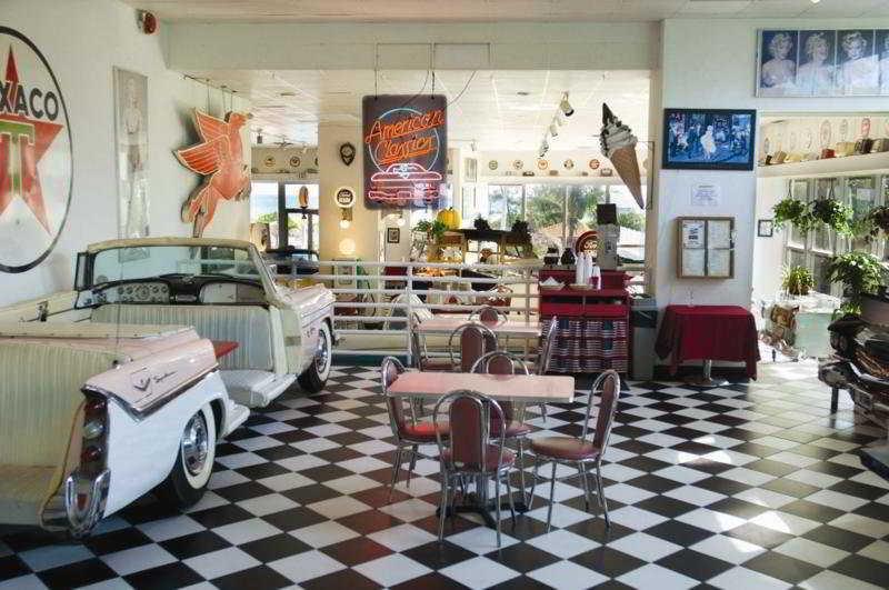 Howard Johnson Plaza North 3*