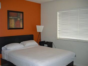Hawaii Hotel 2*