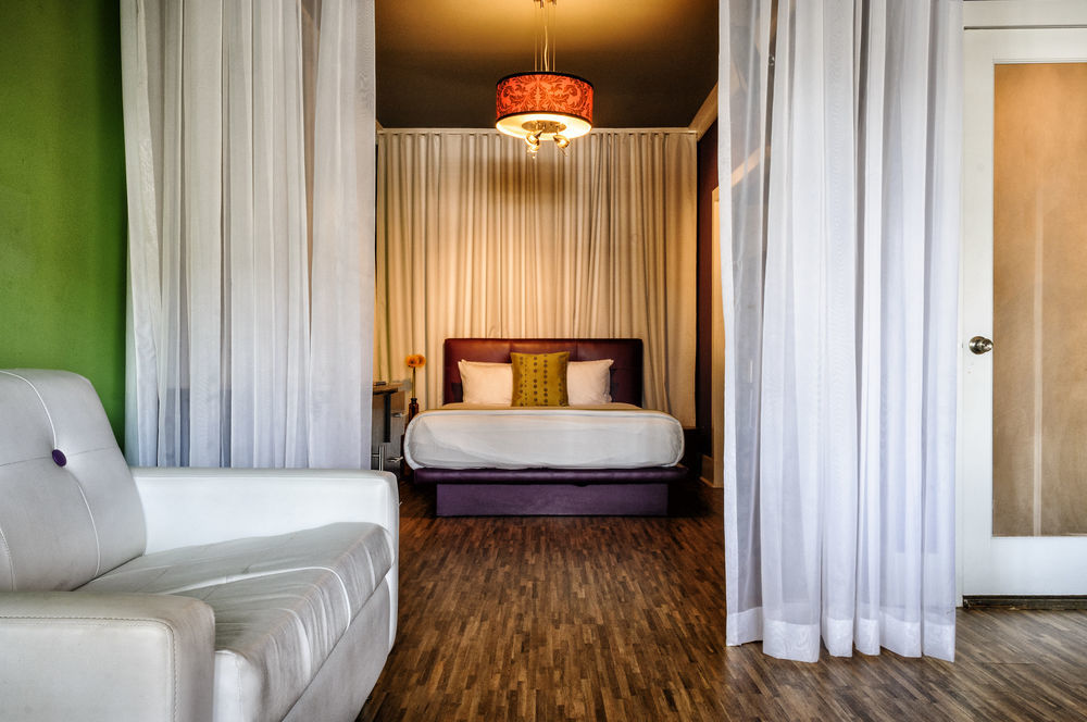 Chesterfield & Hotel 3*