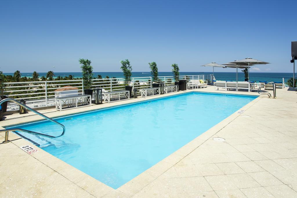 At Congress Ocean Drive Apartment